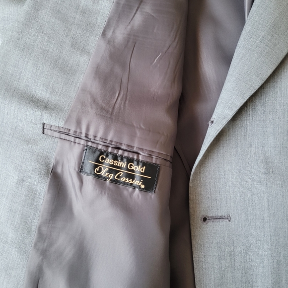 Vintage Oleg Cassini 2-Piece Silver Gray Suit, From The Cassini Gold Line - Picture 3 of 16